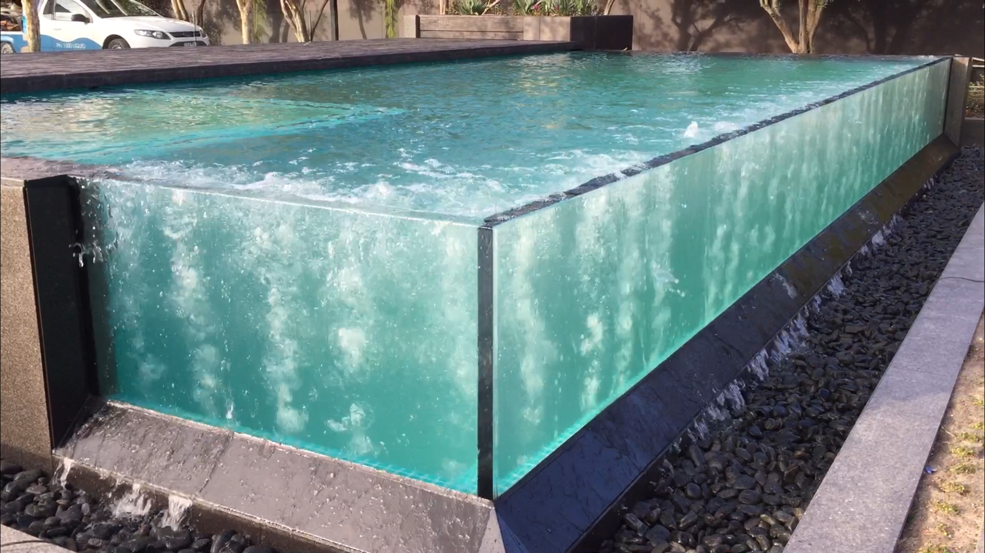 Dise&ntilde;os de piscinas en forma de L - Leyu