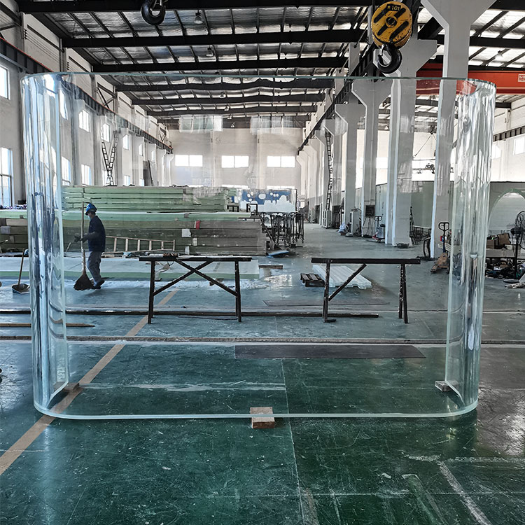 Piscina en forma de U - Leyu