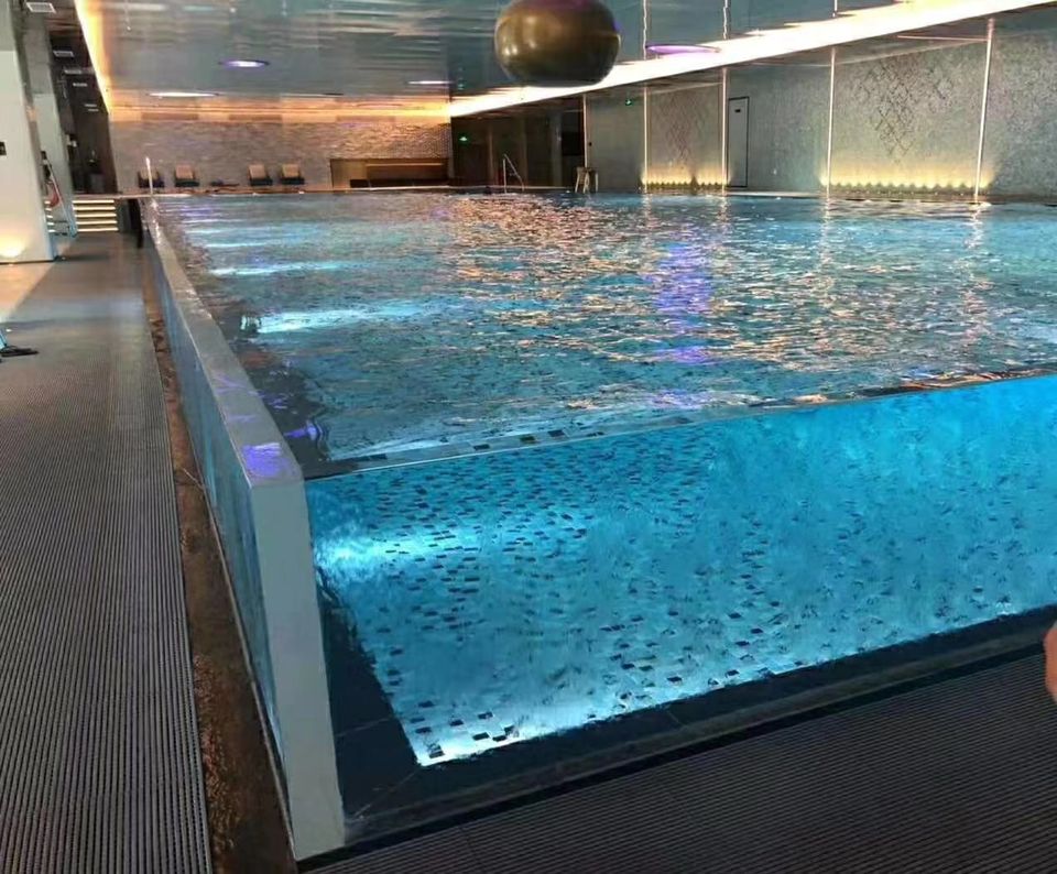 Piscina en forma de L