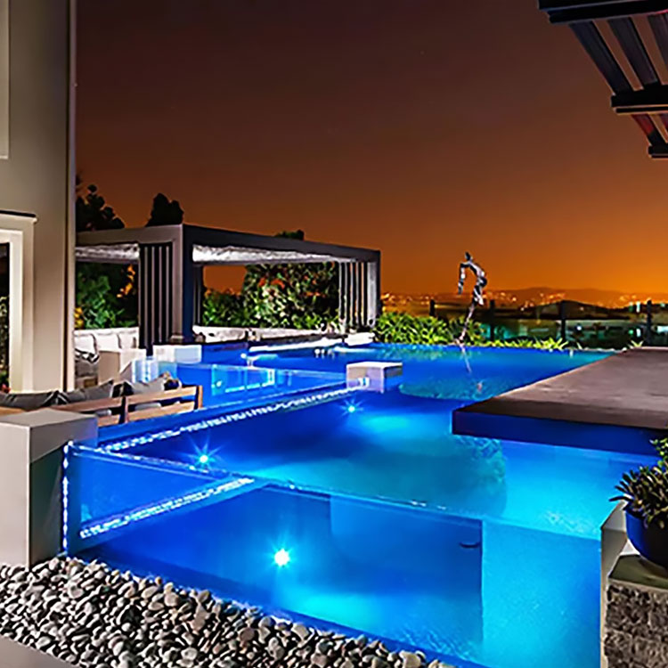 Fabricante de piscinas acr&iacute;licas - Experto en construcci&oacute;n de piscinas