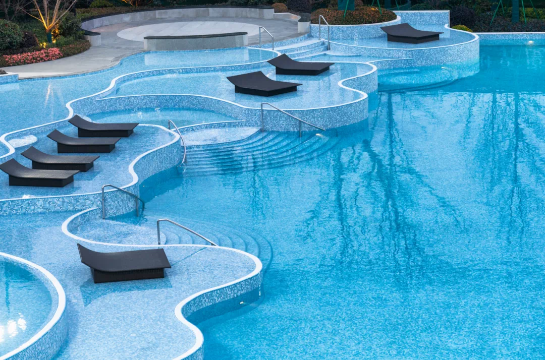 Piscina acr&iacute;lica - fabricaci&oacute;n
