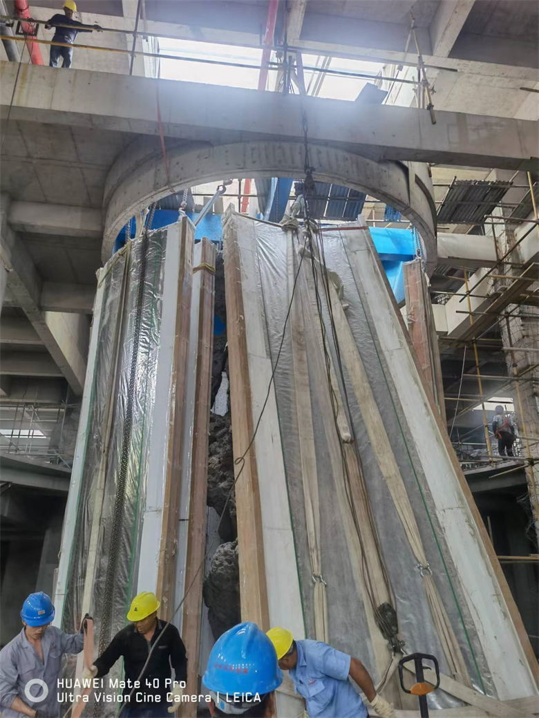 Instalaci&oacute;n de placa curva acr&iacute;lica Leyu