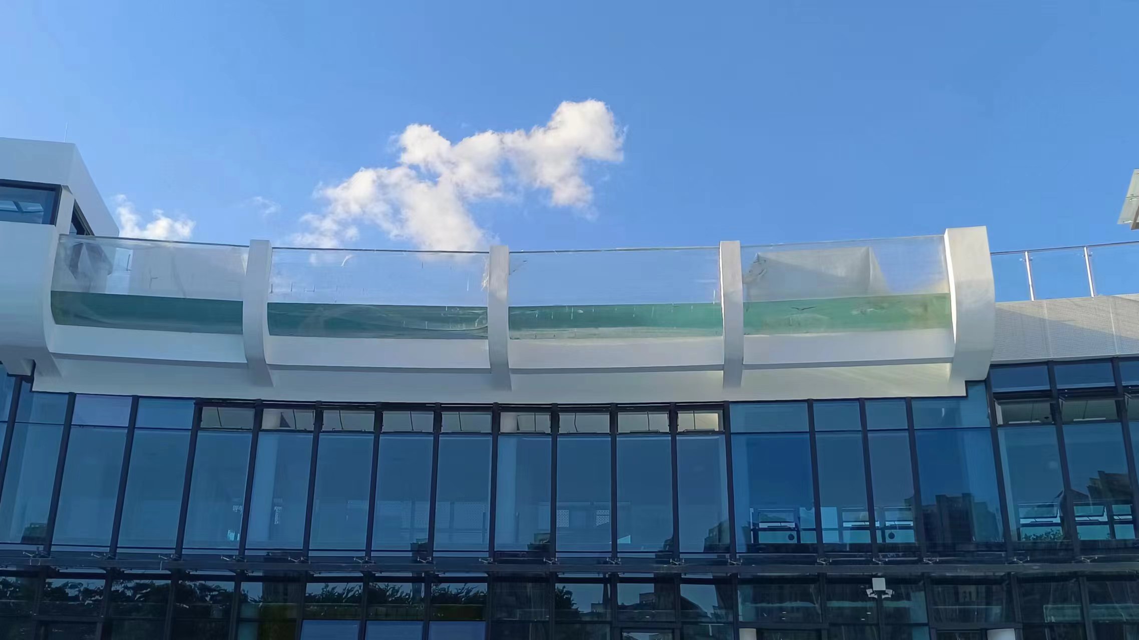 Piscina acr&iacute;lica - instalaci&oacute;n