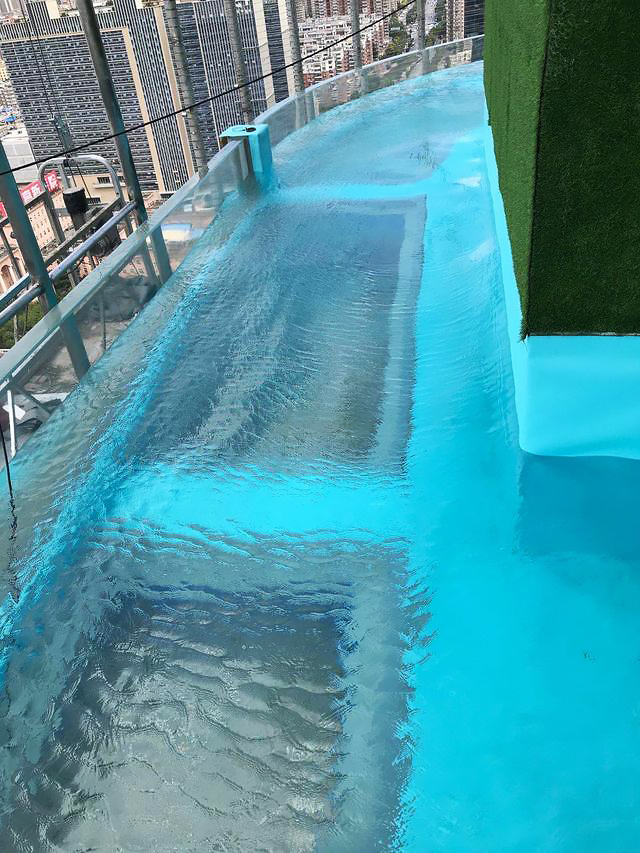 Piscina acr&iacute;lica - instalaci&oacute;n