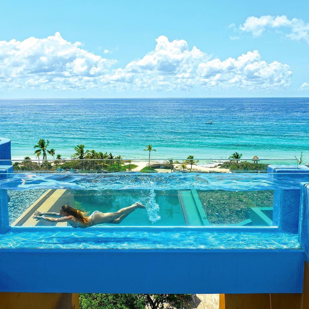 Instalaci&oacute;n de piscina acr&iacute;lica. 
