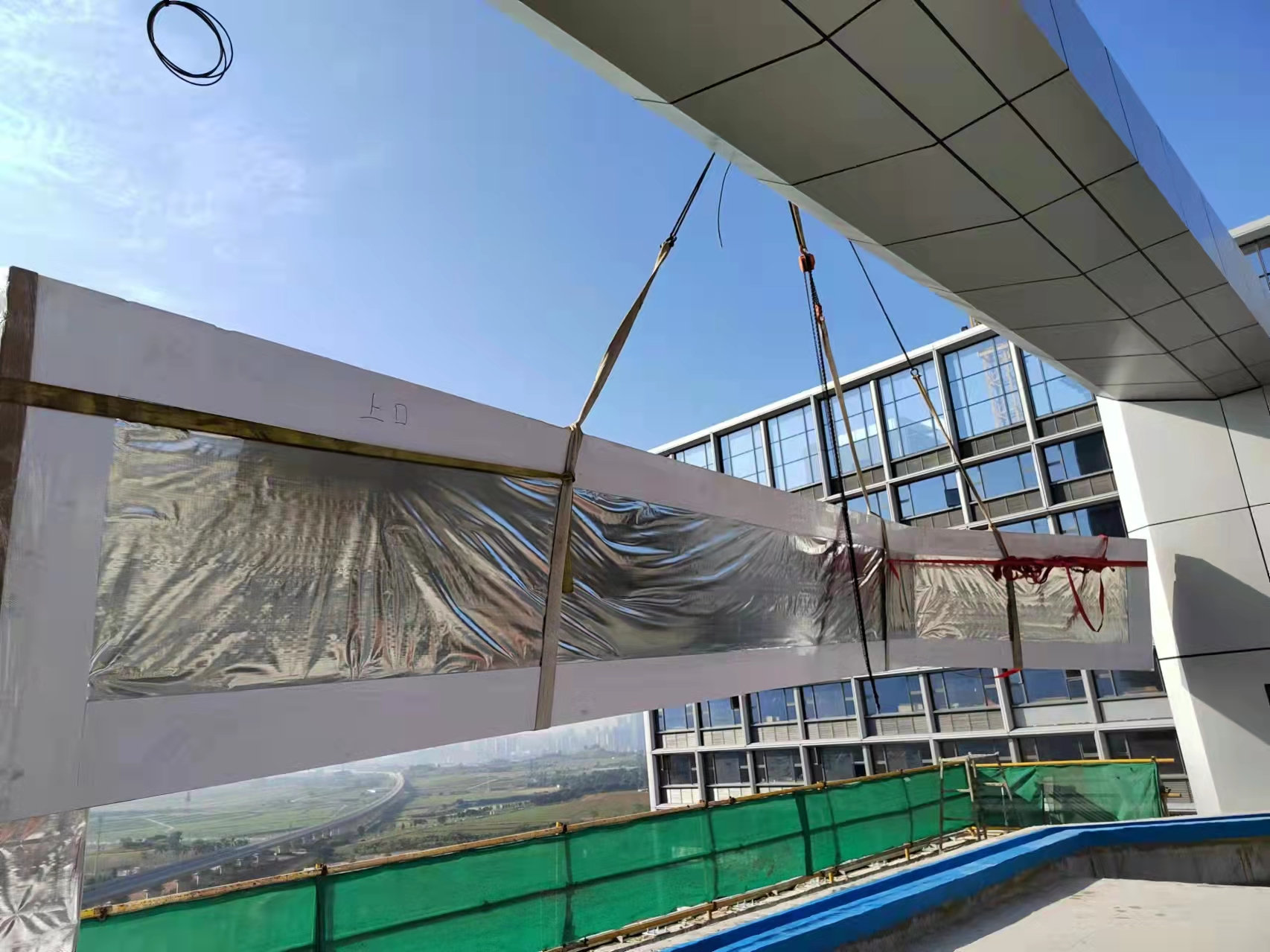Piscina acr&iacute;lica - instalaci&oacute;n LEYU