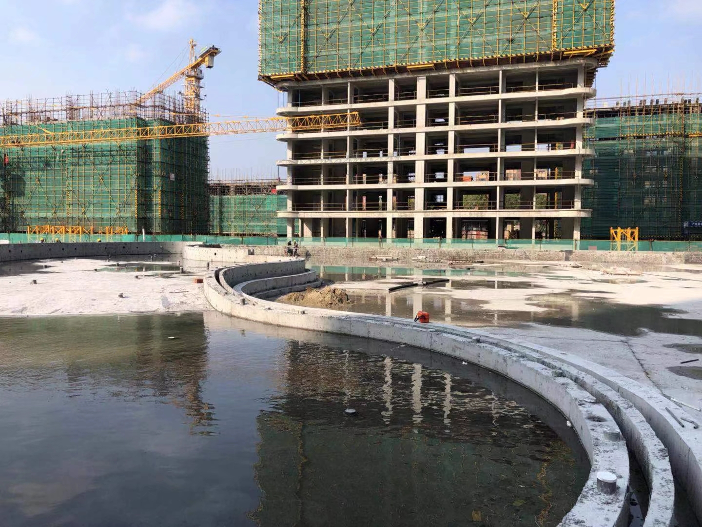 Piscina acr&iacute;lica - instalaci&oacute;n