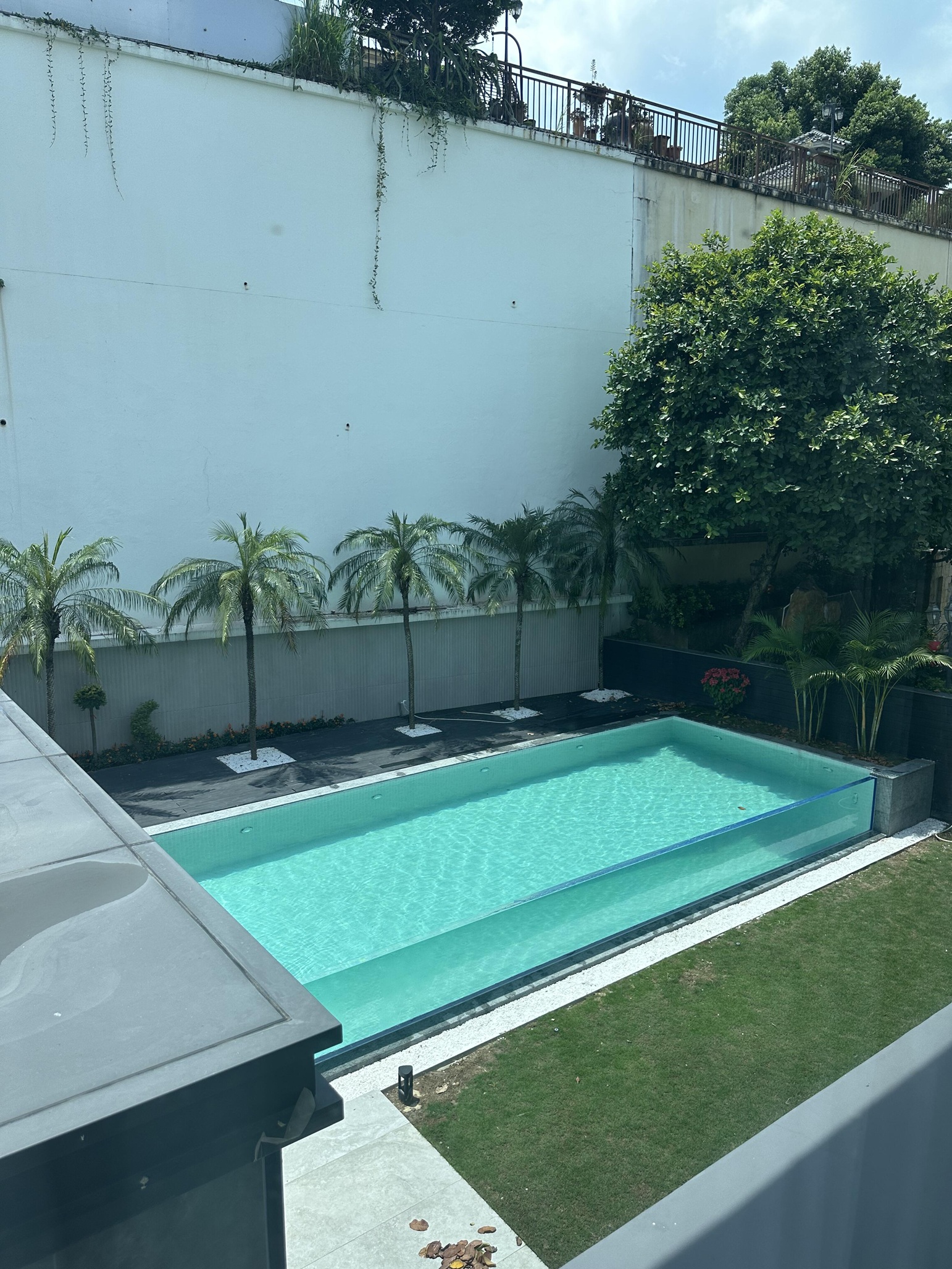 Descubra lo último en lujo: compre diseños de piscinas acrílicas de Leyu Acrylic Factory