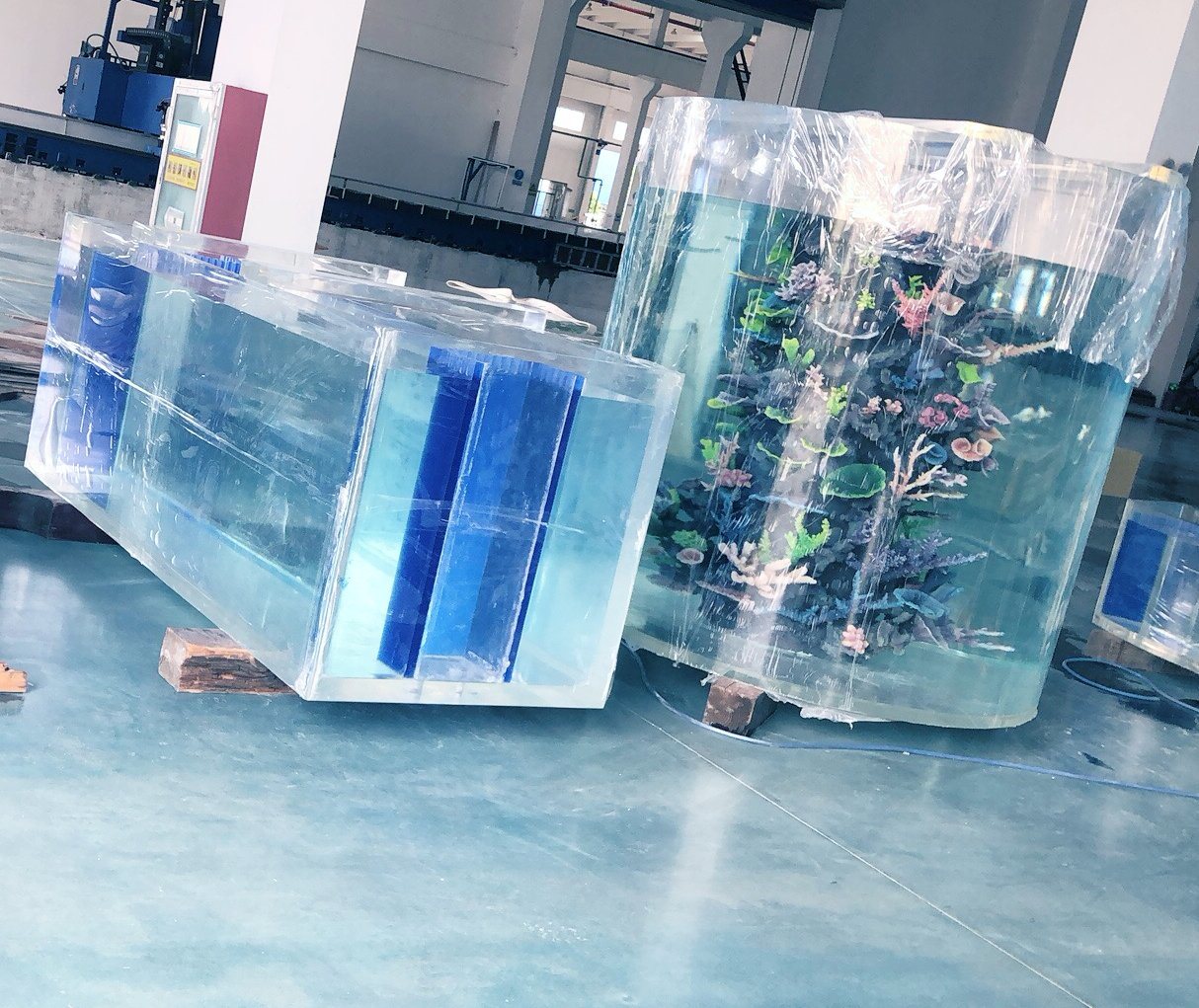 Uso de acrílico para construir acuarios y peceras en la fábrica de Leyu - Leyu